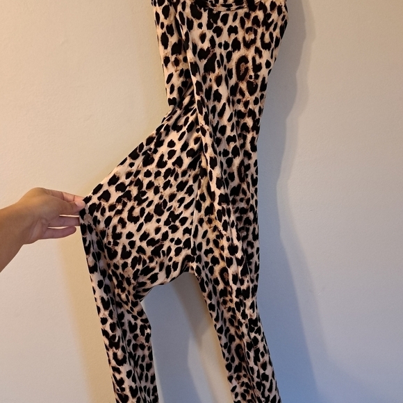 VICTORIA'S Secret Leopard Print Jump Suit Stretchy Small - Picture 5 of 7
